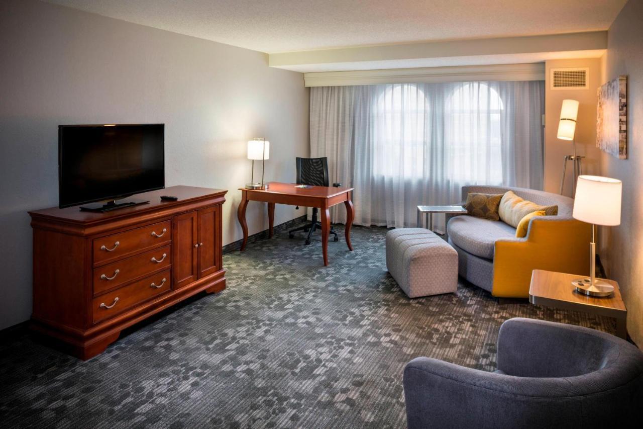 Hotel Courtyard By Marriott Norfolk Downtown Exterior foto