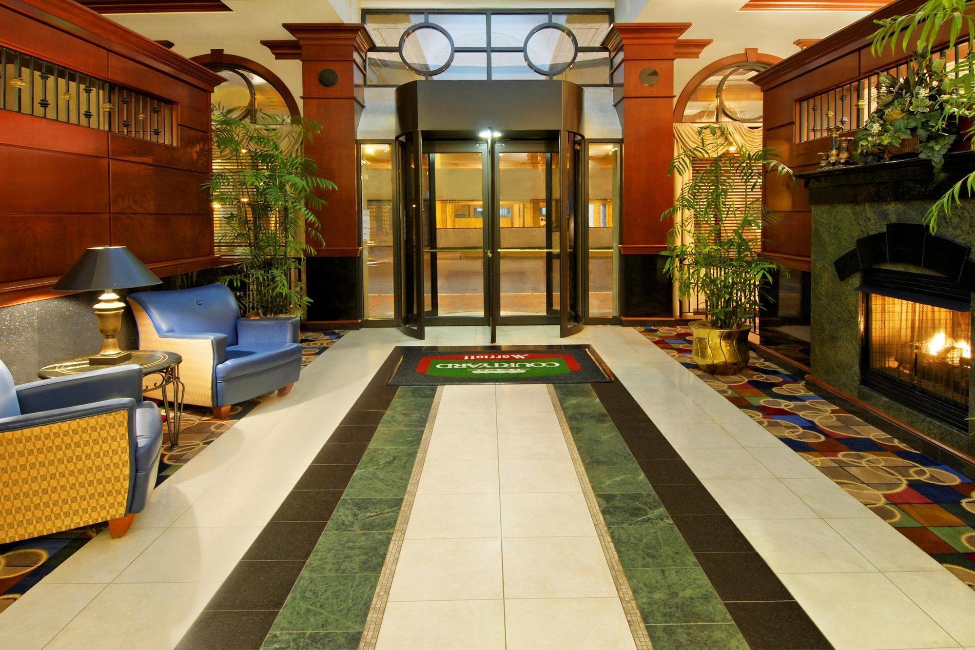 Hotel Courtyard By Marriott Norfolk Downtown Exterior foto