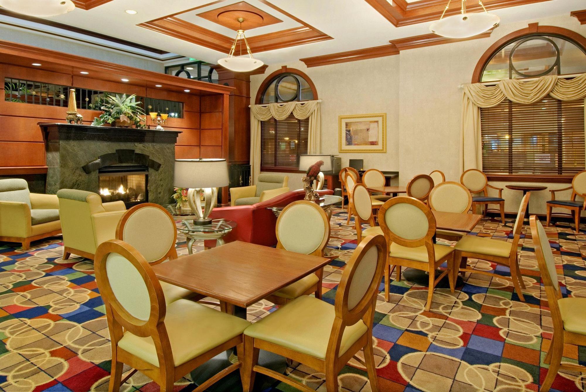 Hotel Courtyard By Marriott Norfolk Downtown Exterior foto