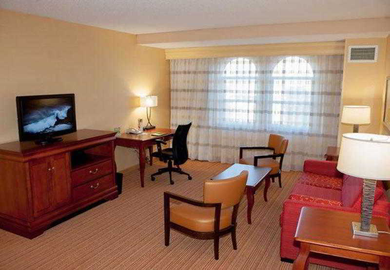 Hotel Courtyard By Marriott Norfolk Downtown Exterior foto