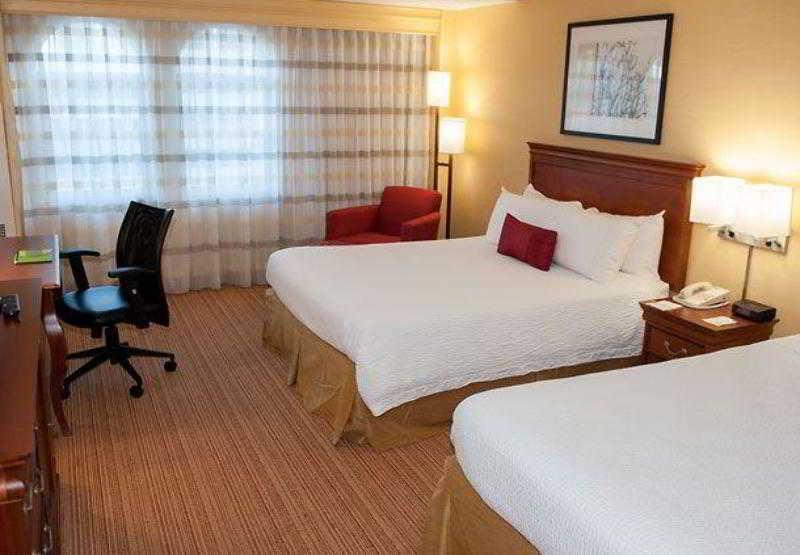 Hotel Courtyard By Marriott Norfolk Downtown Exterior foto